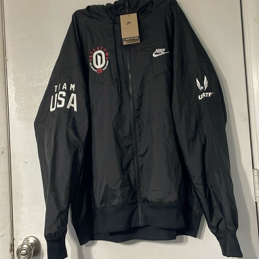 Nike track team USA train windbreaker